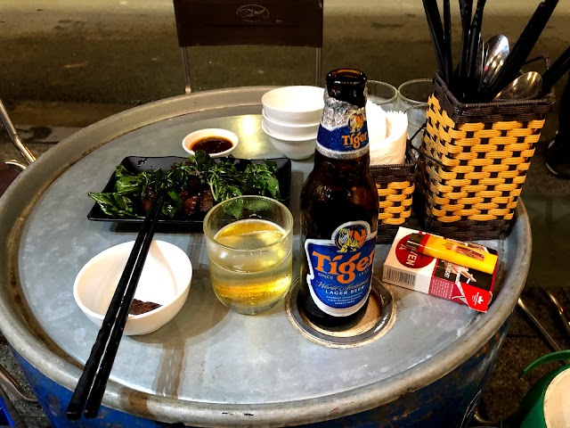 Tà Vẹt Coffee & Pub