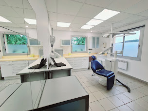 Photo n°1 de Cabinet dentaire | Drs Trioulaire et Lacroix à Pagney (Parodontiste)