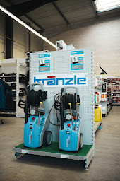 Photo n°21 de 110 Vigne à Chablis (Atelier de réparation de tracteurs)