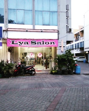 Lya Beauty Center, Author: Siti Fadilah