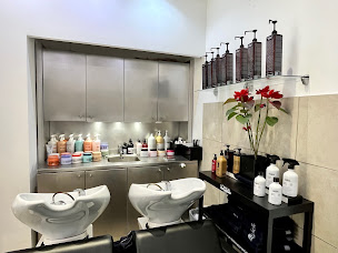 Photo n°4 de Salon de coiffure « Les Coiffeurs » à Marseille (Salon de coiffure)