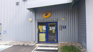 Photo n°1 de La Poste Espace Clients Pro à Saint-Symphorien-de-Lay (Poste)