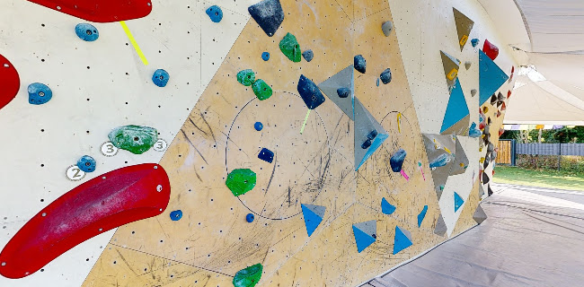 Dynochrom Boulderhalle Frankfurt - Fitnessstudio