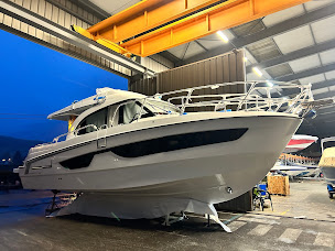 Photo n°64 de ATELIER DU BATEAU - AD NAUTIC ANNECY à Saint-Jorioz (Magasin d'articles de ski nautique)