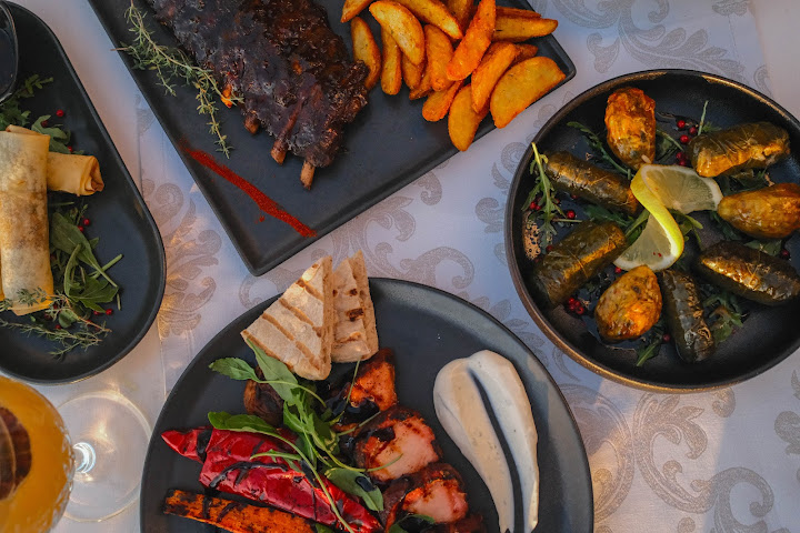 Theodosi restaurant by null