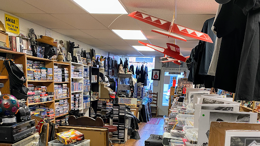 Rock n Roll Records & collectables & Etc - Thumbnail