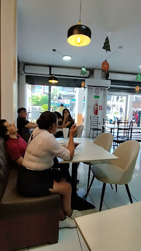 Bogati Lago Agrio Av. Quito - Nueva Loja