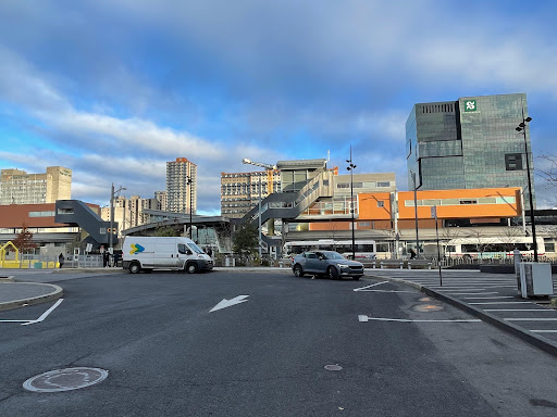 Métro Longueuil