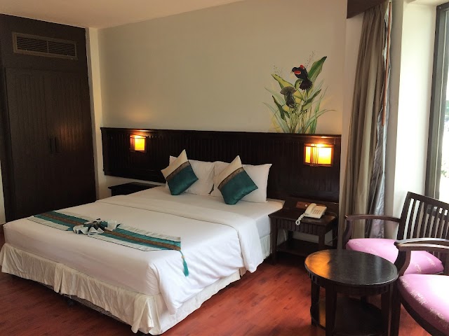 Phi Phi Island Cabana Hotel