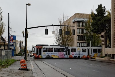 Lloyd Center/NE 11th Ave MAX Station