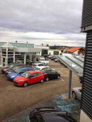 car-dealer
