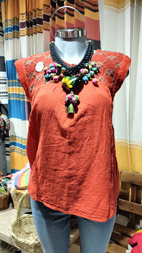 Raíces , textiles artesanales Gallery - Mexico