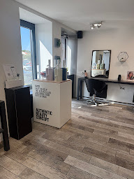 Photo n°5 de Cyril Bazin Coiffeur Créateur à Les Achards (Salon de coiffure)