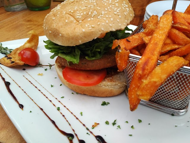 CASA - Restaurant & Café