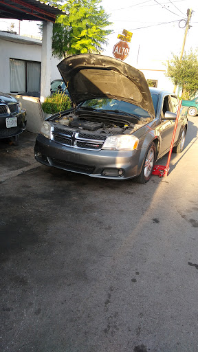 Taller mecánico Automotriz