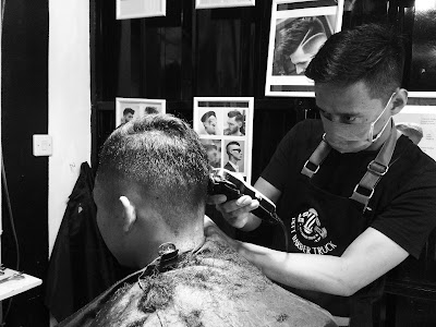 Photos of DEFT BARBER TRUCK