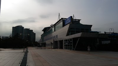Photos of Susaek Station