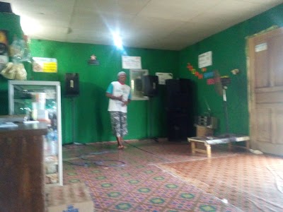 electronics-store