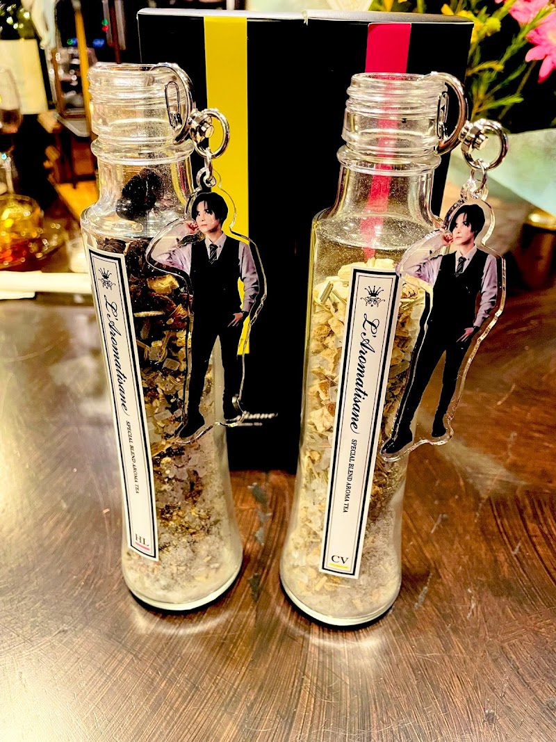 Luna（男装夜喫茶）