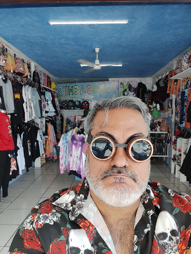Tomodachis Urbant Shop - Thumbnail