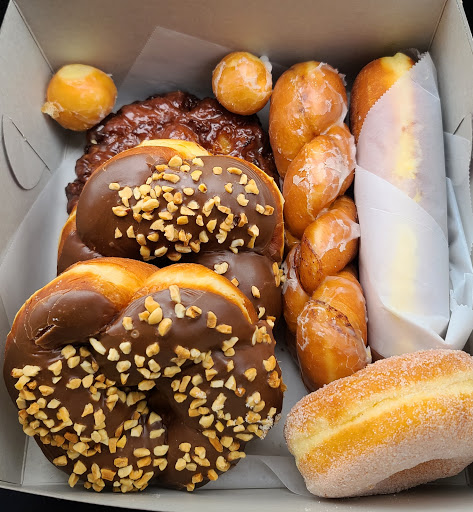 Maple leaf Donuts - Visual