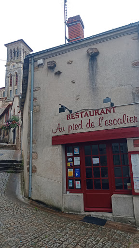 Au Pied de l'Escalier
