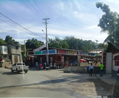 Photos of March&eacute; De Puits-Blain