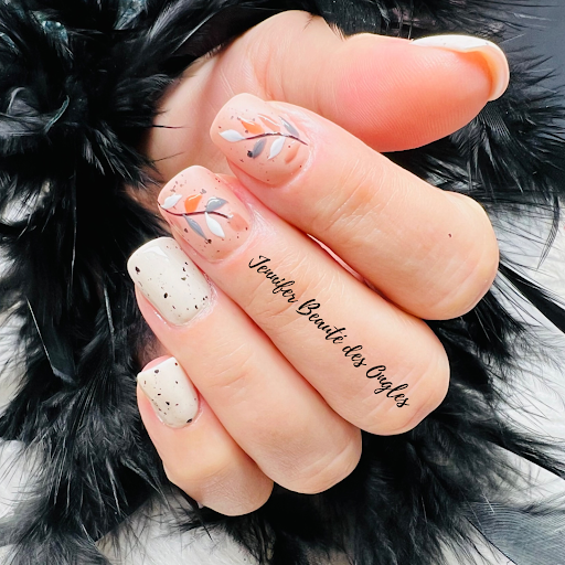 Jennifer Beauté des ongles - Thumbnail