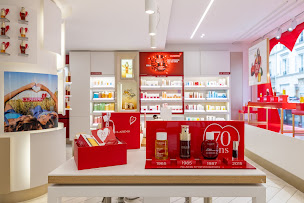 Photo n°3 de Boutique et Spa Clarins Neuilly à Neuilly-sur-Seine (Institut de spa et bien-être)