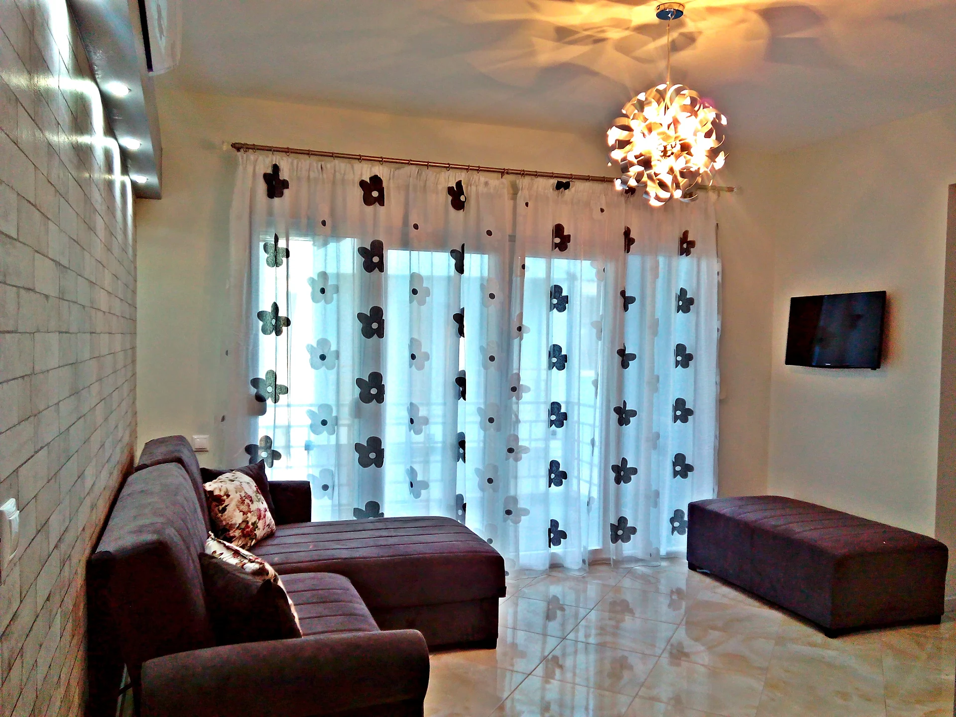Iro Apartment