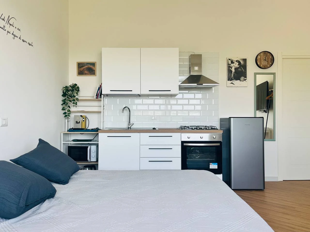 Vedi Napoli e Vivi Apartment