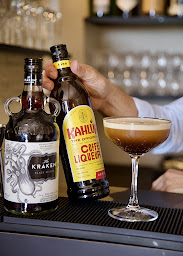 Photo n°20 de CLOVIS & BASINA | Restaurant à Crillon Le Brave à Crillon-le-Brave (Bar lounge)