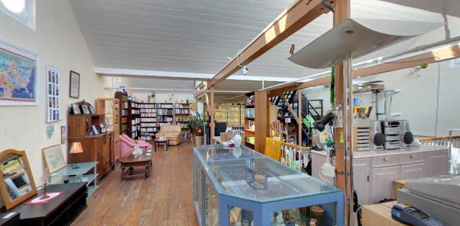 Bric-à-Brac - Mobilier de seconde main - Möbelgeschäft