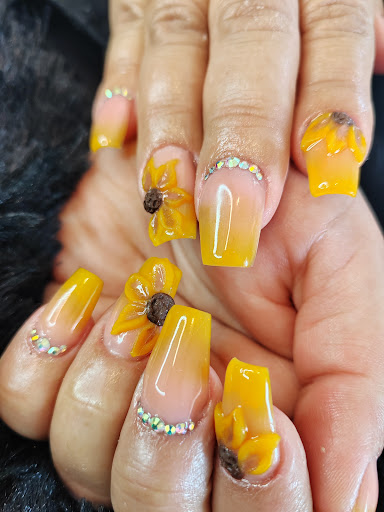 ESTEFANIA FLORES BEAUTY STUDIO - Thumbnail