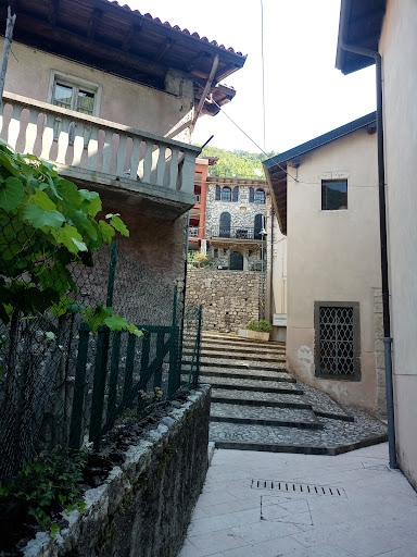 Parcheggio - piazza Podeit