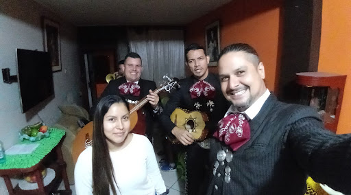 Mariachis en Arequipa Yura