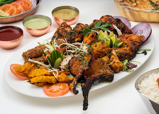 GK Lounge Indian restaurant in Ilford, London photo 3
