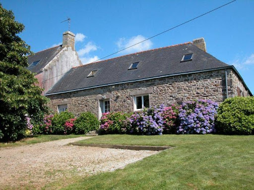 Photo de Les Gîtes de Ty-Nast : Gîte avec piscine, au calme, tout confort, proche plage, à Plomodiern dans le Finistère à Plomodiern (29550)