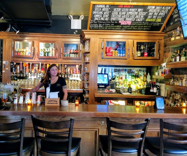 The Half Pint / Ernie's Bar