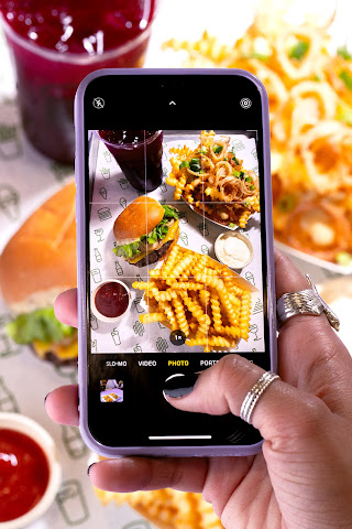 Shake Shack Gatwick by null