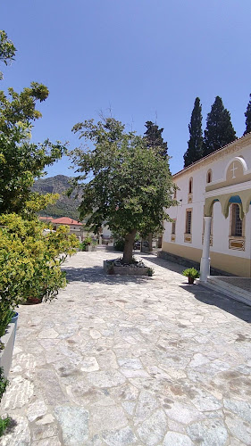 Εκκλησία Άγιος Βασίλειος - Λεωνίδιο