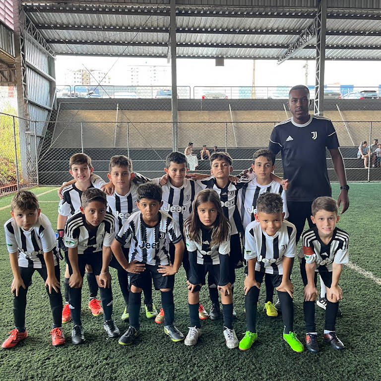 Juventus abre inscrições gratuitas para escolinha de futebol society  feminino