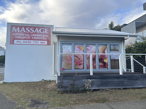 Massage Therapist-Eleventh ave - Thumbnail