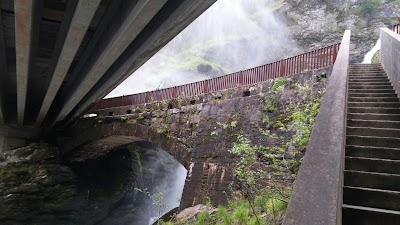Photos of Svandalsfossen falls
