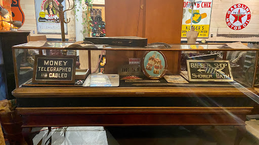 Industrial Artifacts - Visual