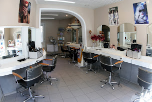 Photo n°2 de Andréa Coiffure à Puteaux (Salon de coiffure)