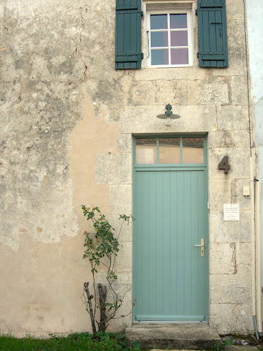 Photo de Labatud Trehard Virginie (Cours de poterie et de modelage. Atelier galerie de céramique et de peinture))