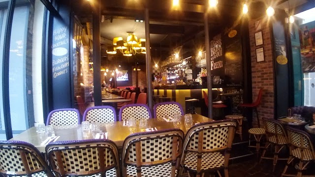 Le Tropic Café