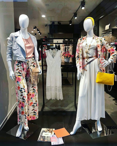 CAPRICCI CONCEPT STORE - Visual