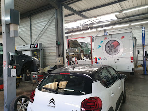 Photo n°8 de Garage Thomasset à Rillieux-la-Pape (Atelier de carrosserie automobile)